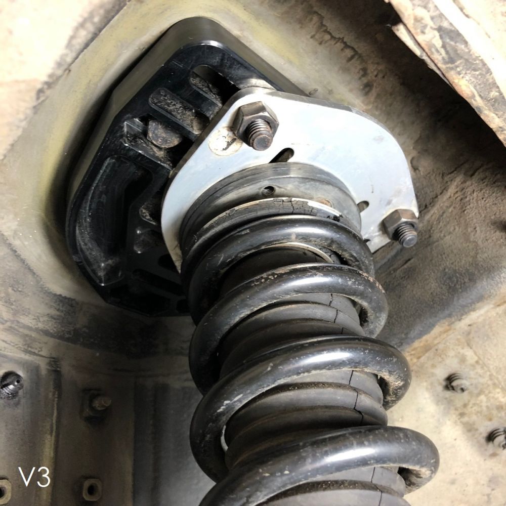 S-chassis offset camber strut tops